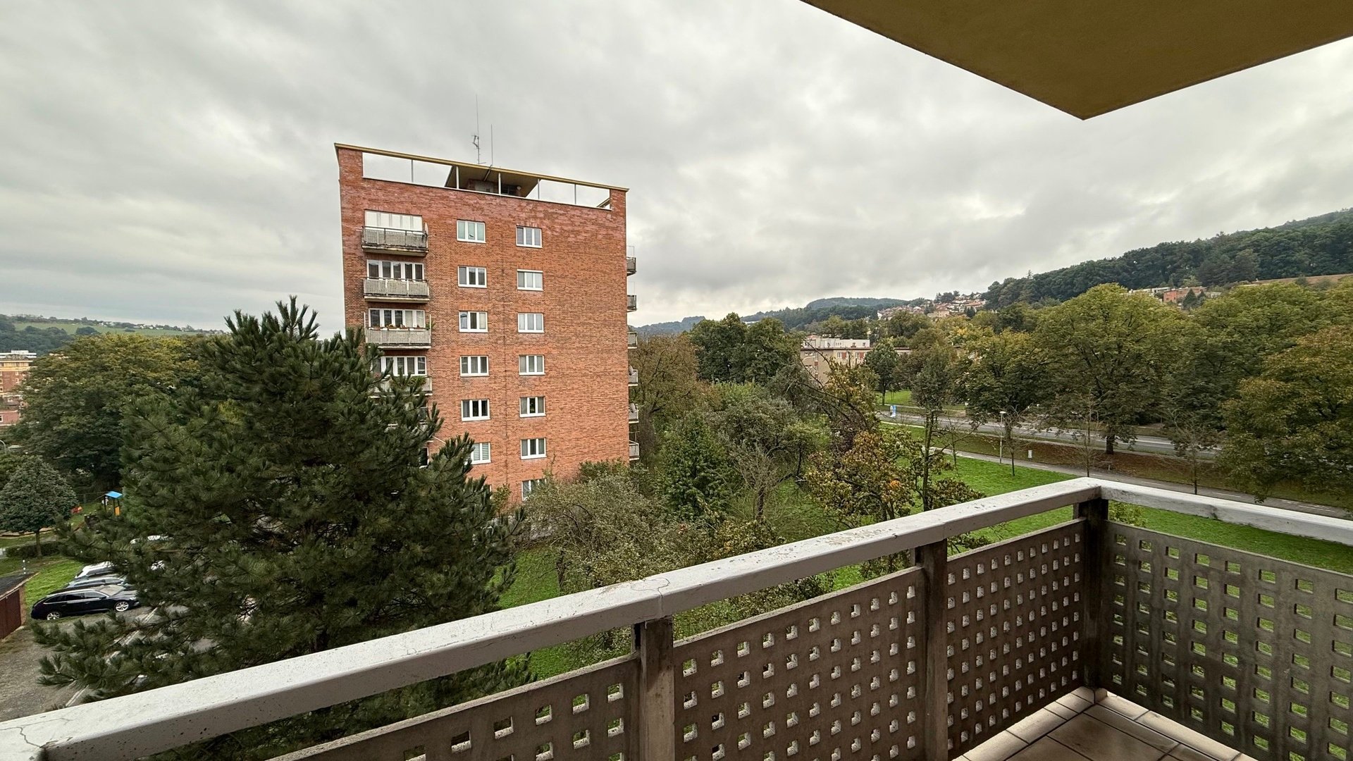 Pronájem nadčasového bytu 2+1, 62 m2, balkón , sklep, parkování, Věžové domy, Zlín