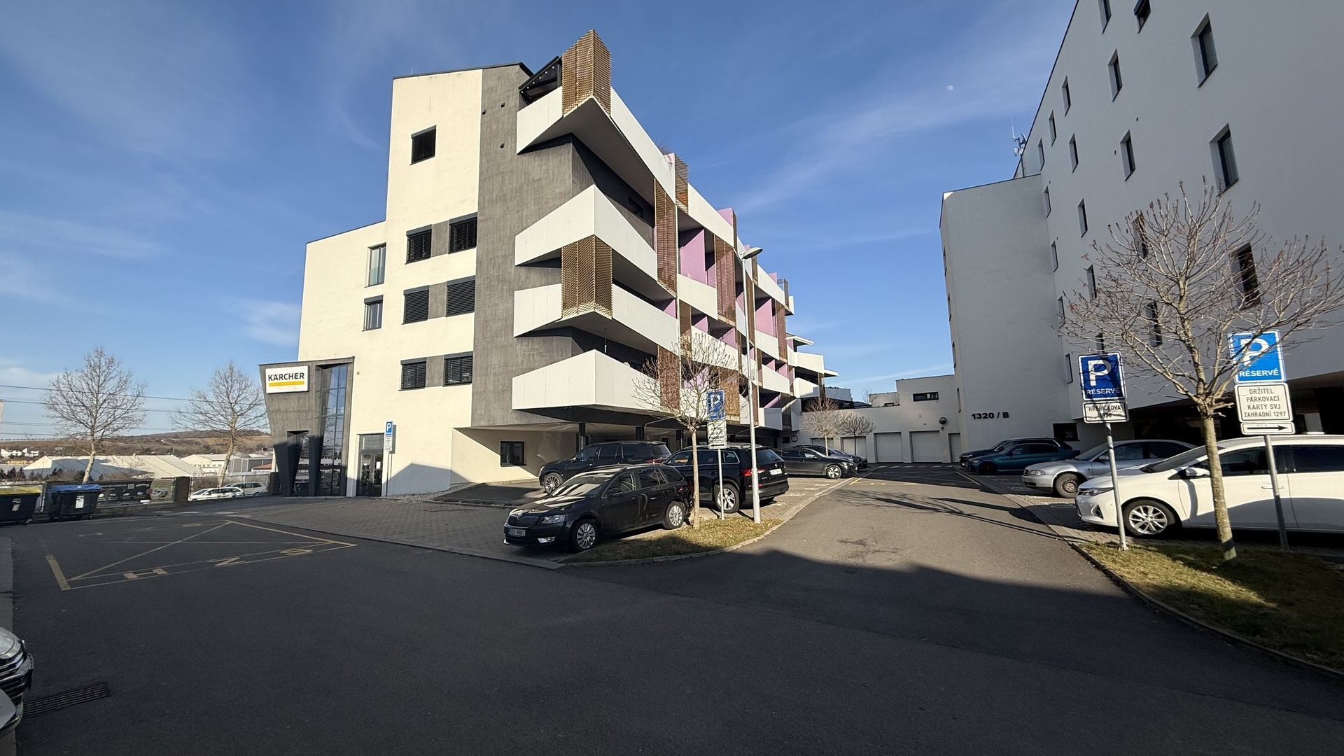 Eichner Pronájem bytu 2+kk, 32 m2, sklep, balkón, parkovací místo, Hřebíčkova, Zlín - Malenovice