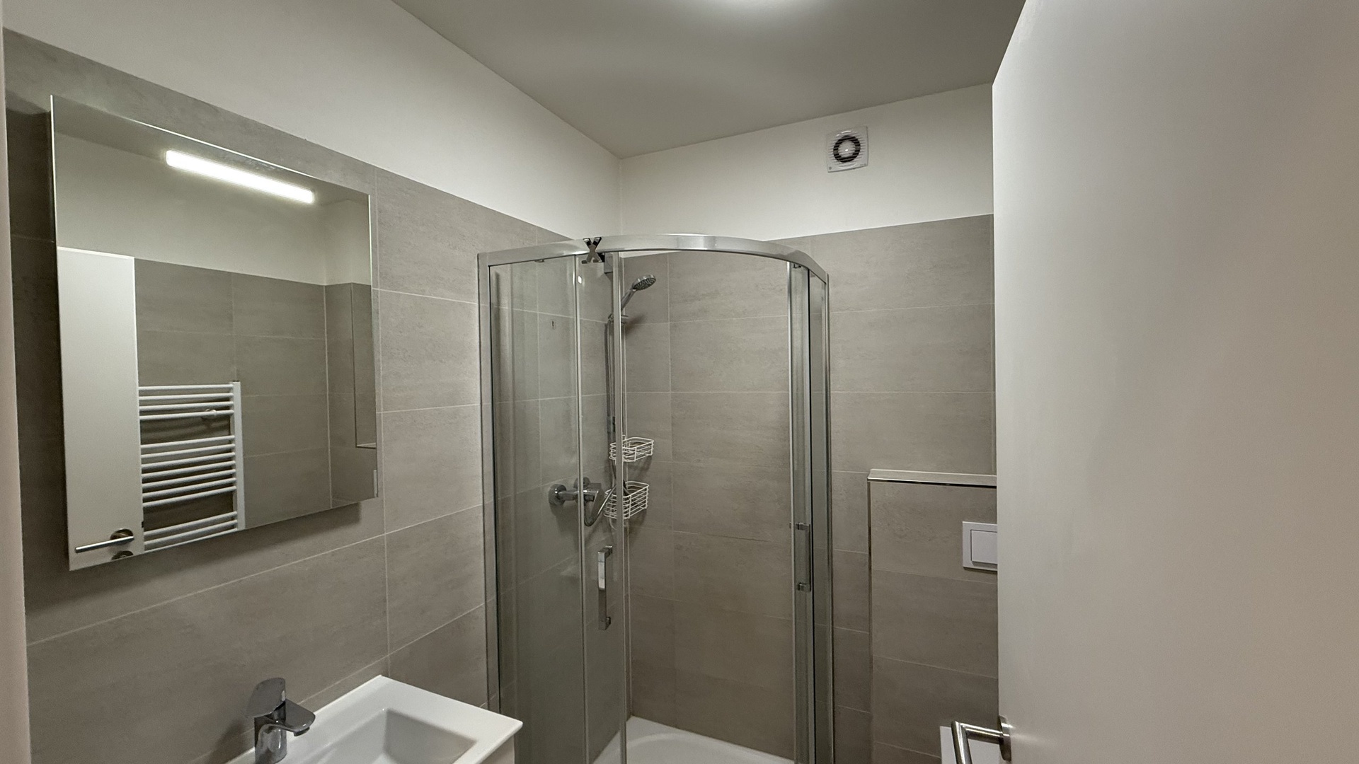 Pronájem bytu 2+kk, 32 m2, sklep, balkón, parkovací místo, Hřebíčkova, Zlín - Malenovice