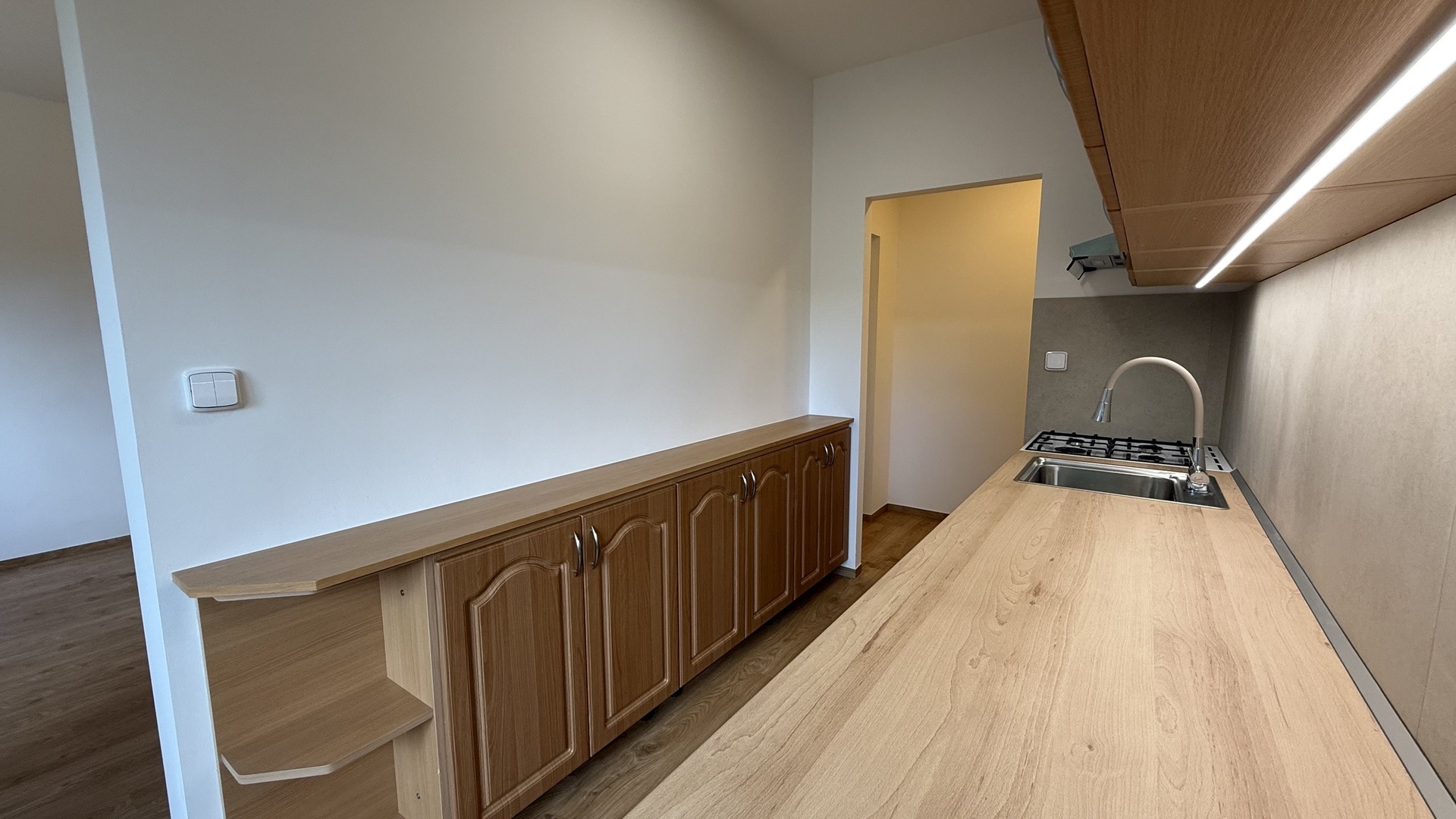 Pronájem zrekonstruovaného bytu 2+1, 56 m2, lodžie, sklep, Kúty, Zlín