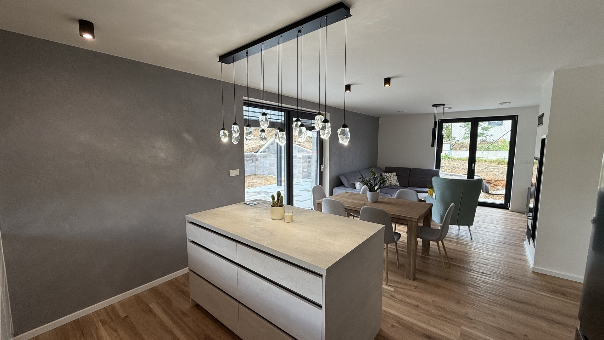 Prodej novostavby RD 5+kk,  184 m2, zahrada 719 m2, parkování, Panenské Břežany, Praha-východ