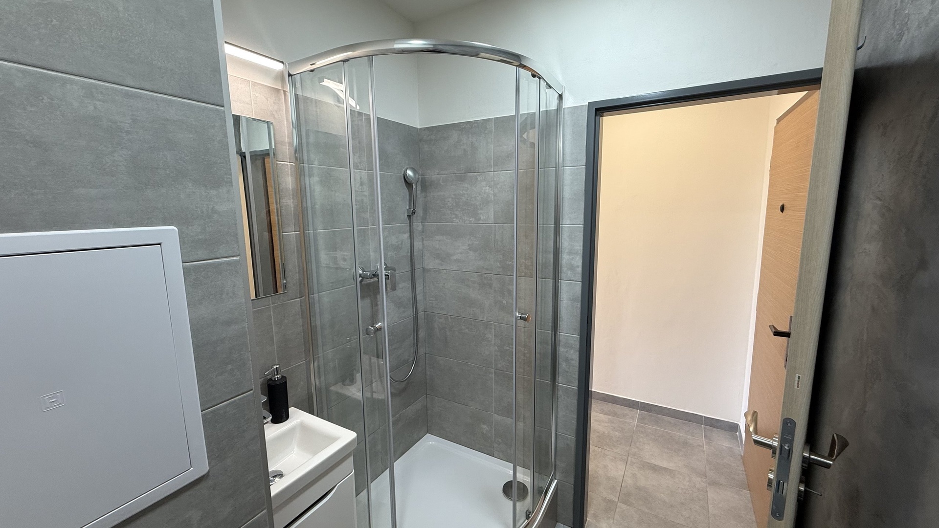 Pronájem bytu 1+kk, 28 m2, lodžie, sklep, parkování, Koryčanské Paseky, Rožnov pod Radhoštěm