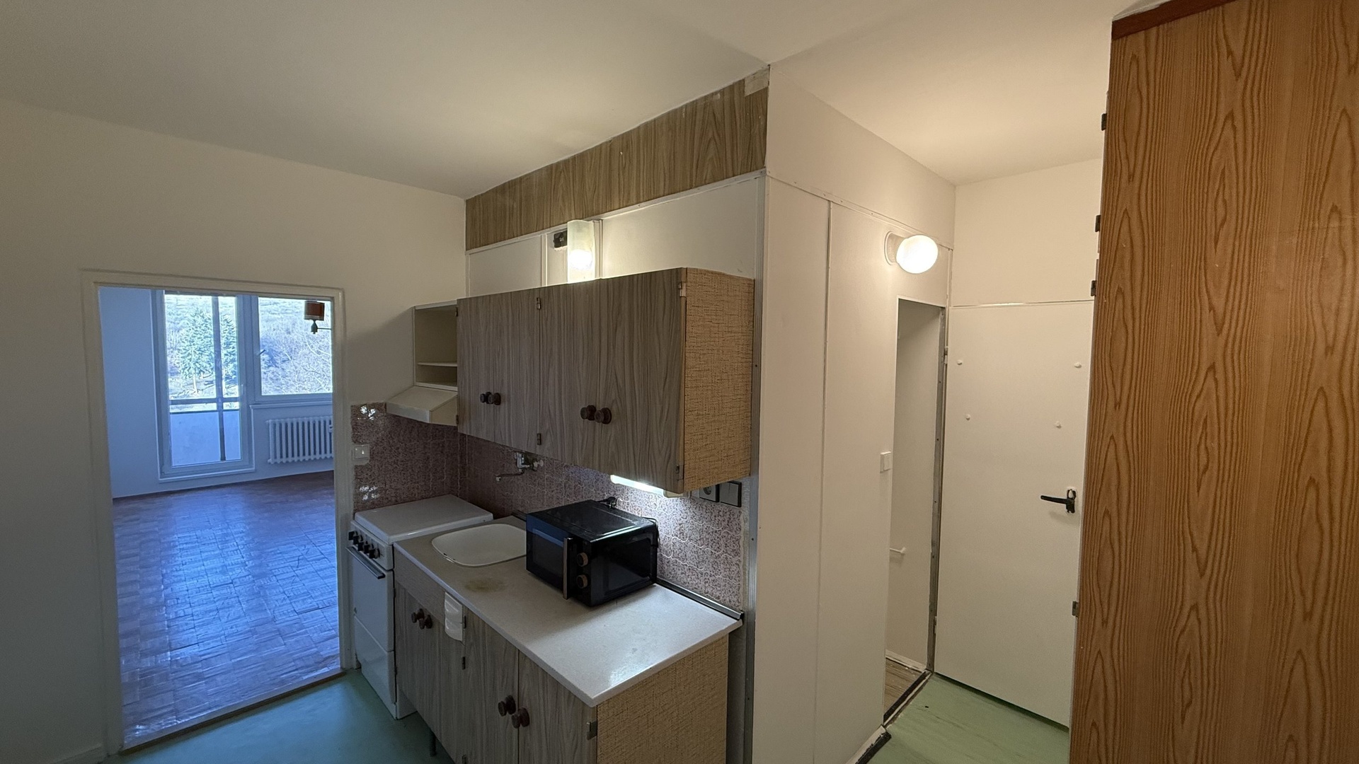 Prodej bytu 1+kk, 32 m2, balkón, sklep, Družstevní, Zlín