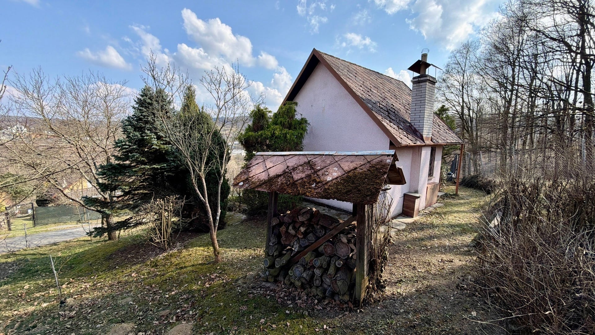 Prodej chaty 3+kk, 57 m², balkon, sklep, pergola, zahrada, Březnice u Zlína