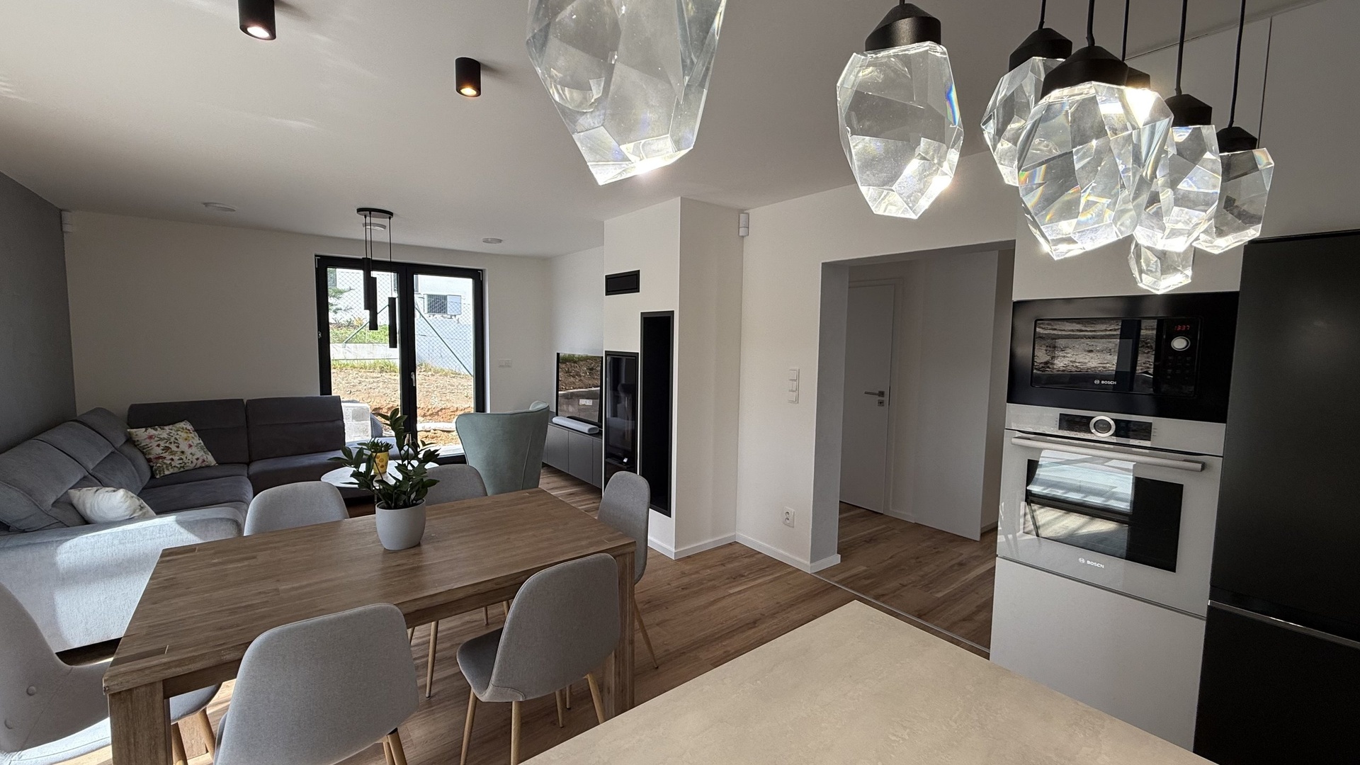 Prodej novostavby RD 5+kk,  184 m2, zahrada 719 m2, parkování, Panenské Břežany, Praha-východ