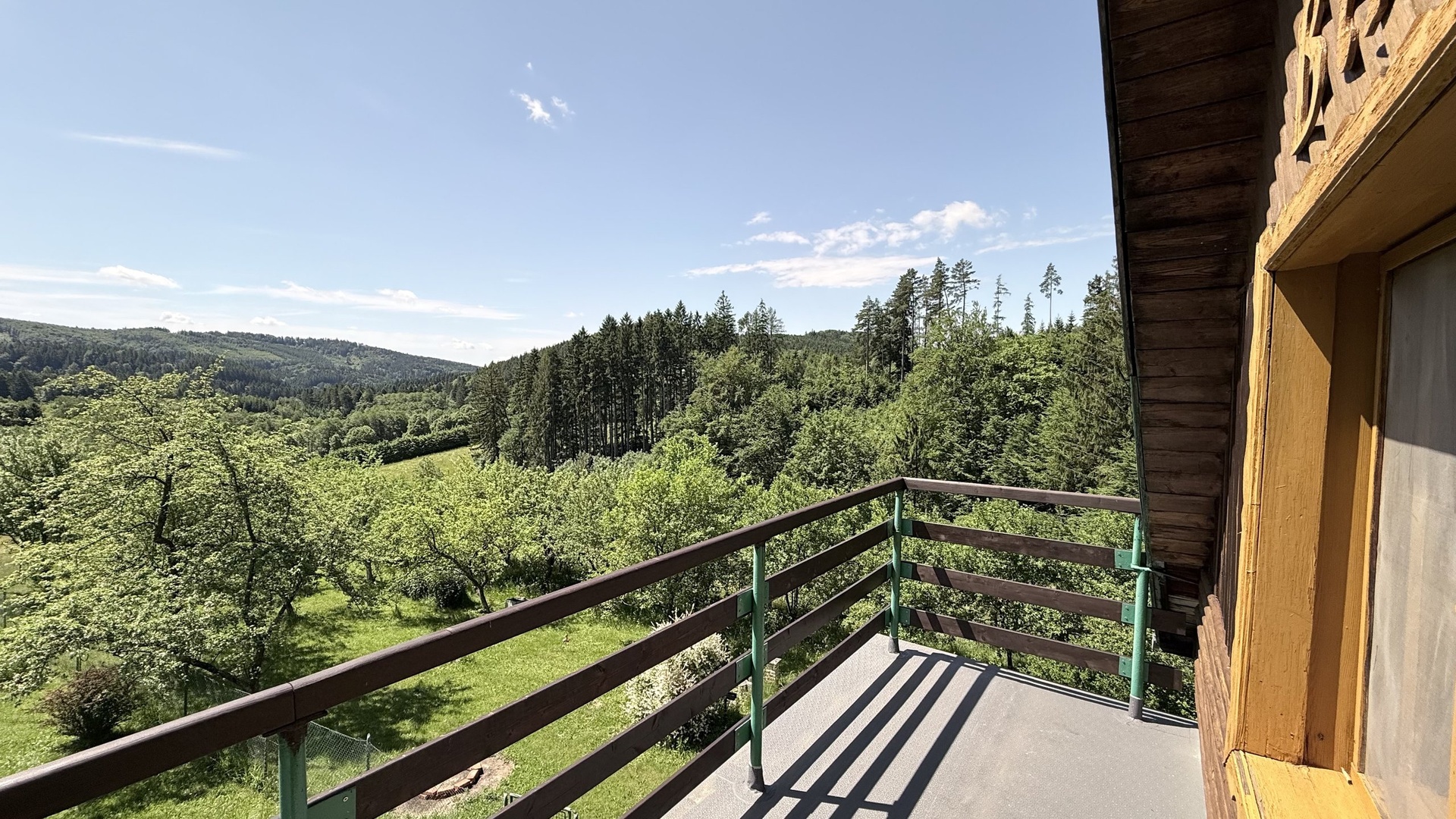 Prodej rekreační chaty 3+1, 139 m2, zahrada, terasa, garáž, Košařiška, Držková
