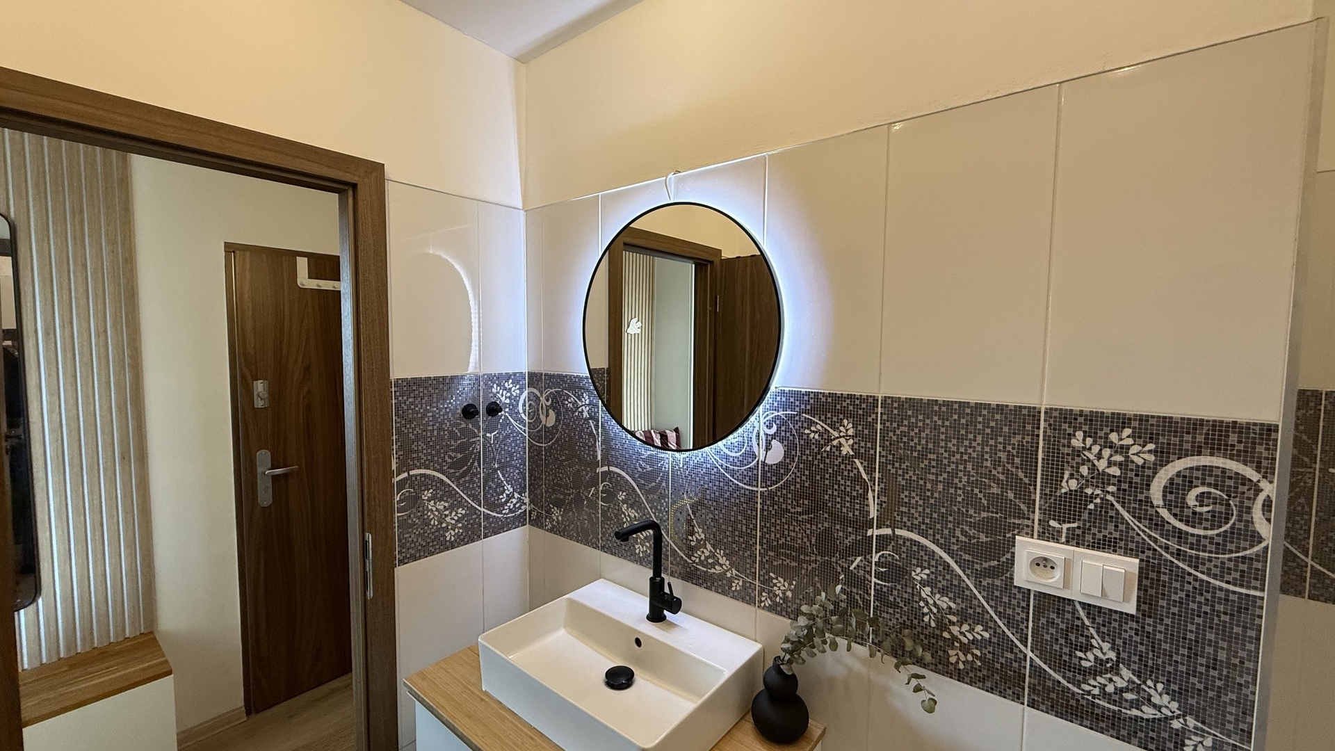 Prodej moderního bytu 3+kk, 67m2, lodžie, sklep, Gutova, Praha 10 Strašnice
