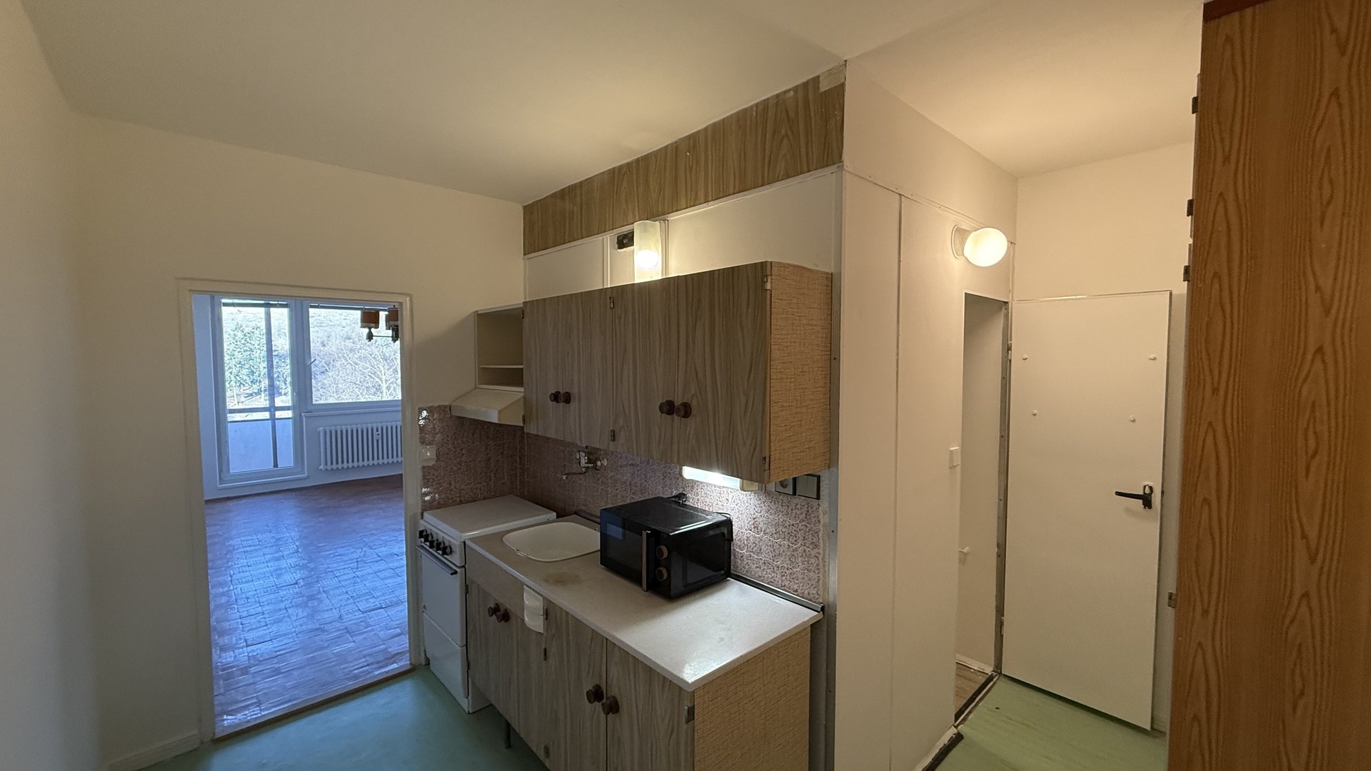 Prodej bytu 1+kk, 32 m2, balkón, sklep, Družstevní, Zlín