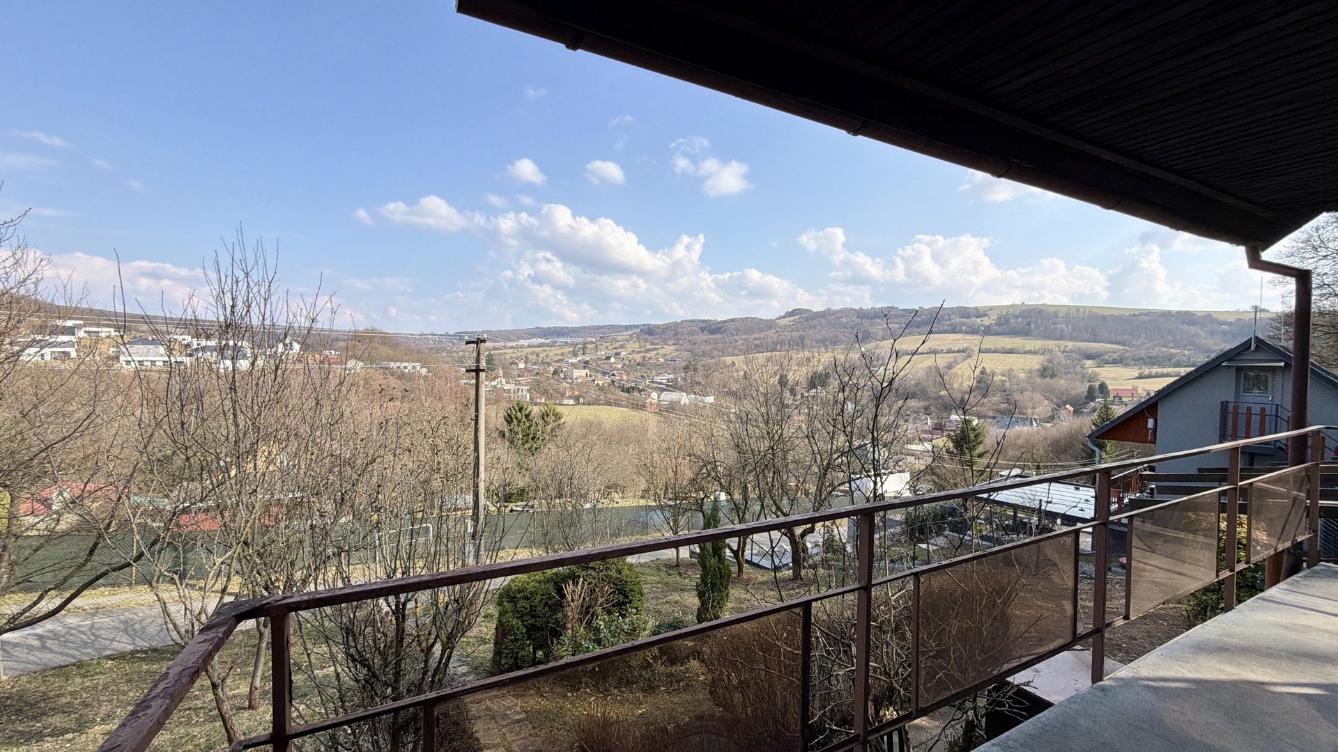Prodej chaty 3+kk, 57 m², balkon, sklep, pergola, zahrada, Březnice u Zlína