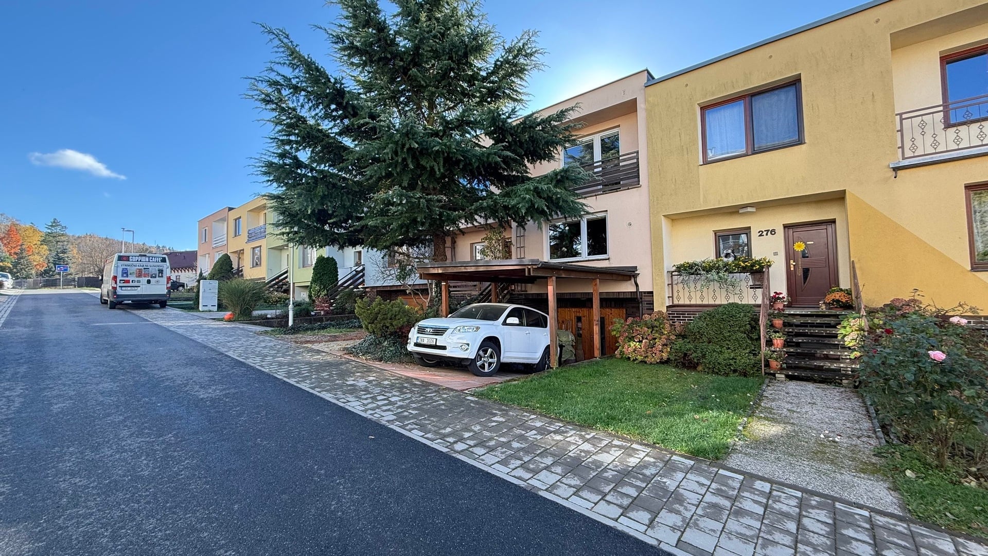 Prodej RD 6+kk, 235 m2, Nivy II, Pozlovice, zahrada, garáž, 2x parkovací místo, Luhačovice