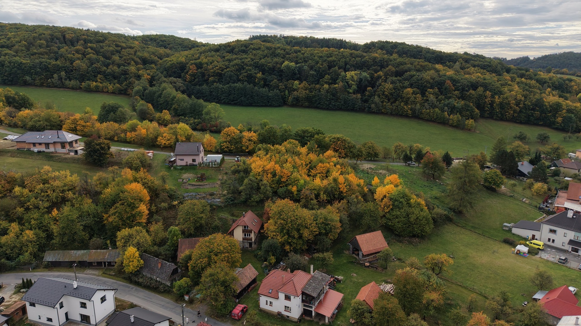 Prodej stavebního pozemku 750 m2, kompletně zasíťováno, Kašava, Hostýnské vrchy