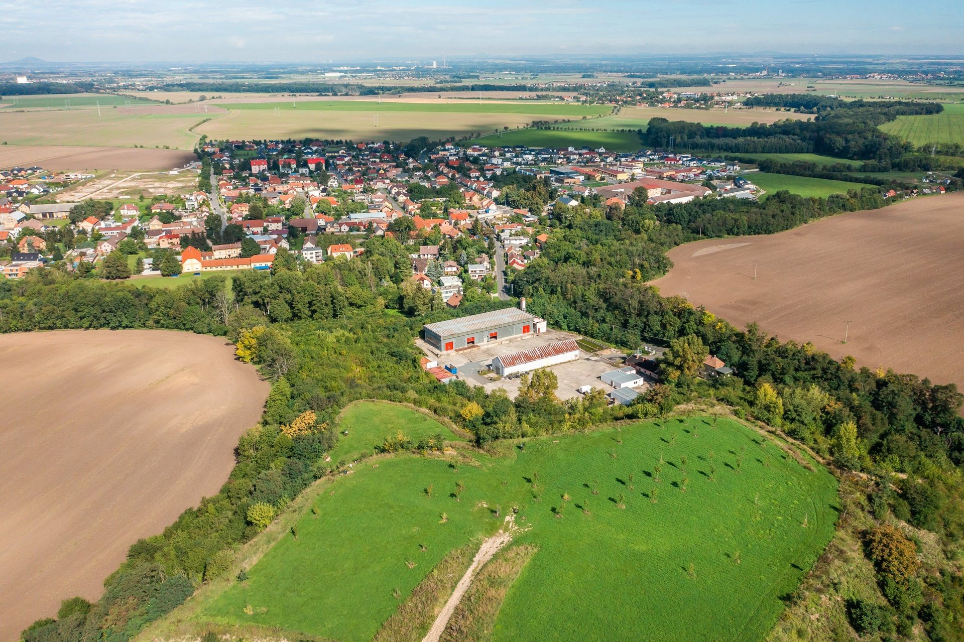 Eichner Prodej komerčního a průmyslového areálu, 18816 m2, Veleň, Praha - východ