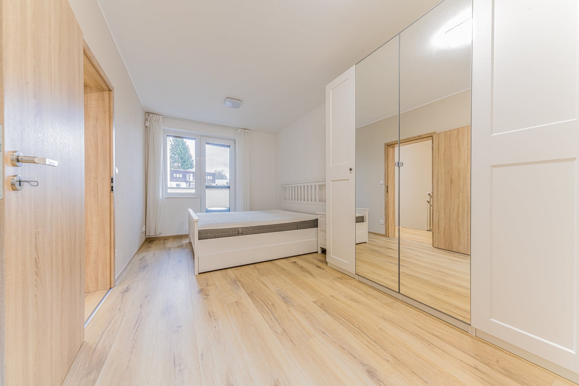 Pronájem RD 6+2, 234 m2, zahrada, terasa, lodžie, garáž, parkování, Pod Stráněmi, Zlín