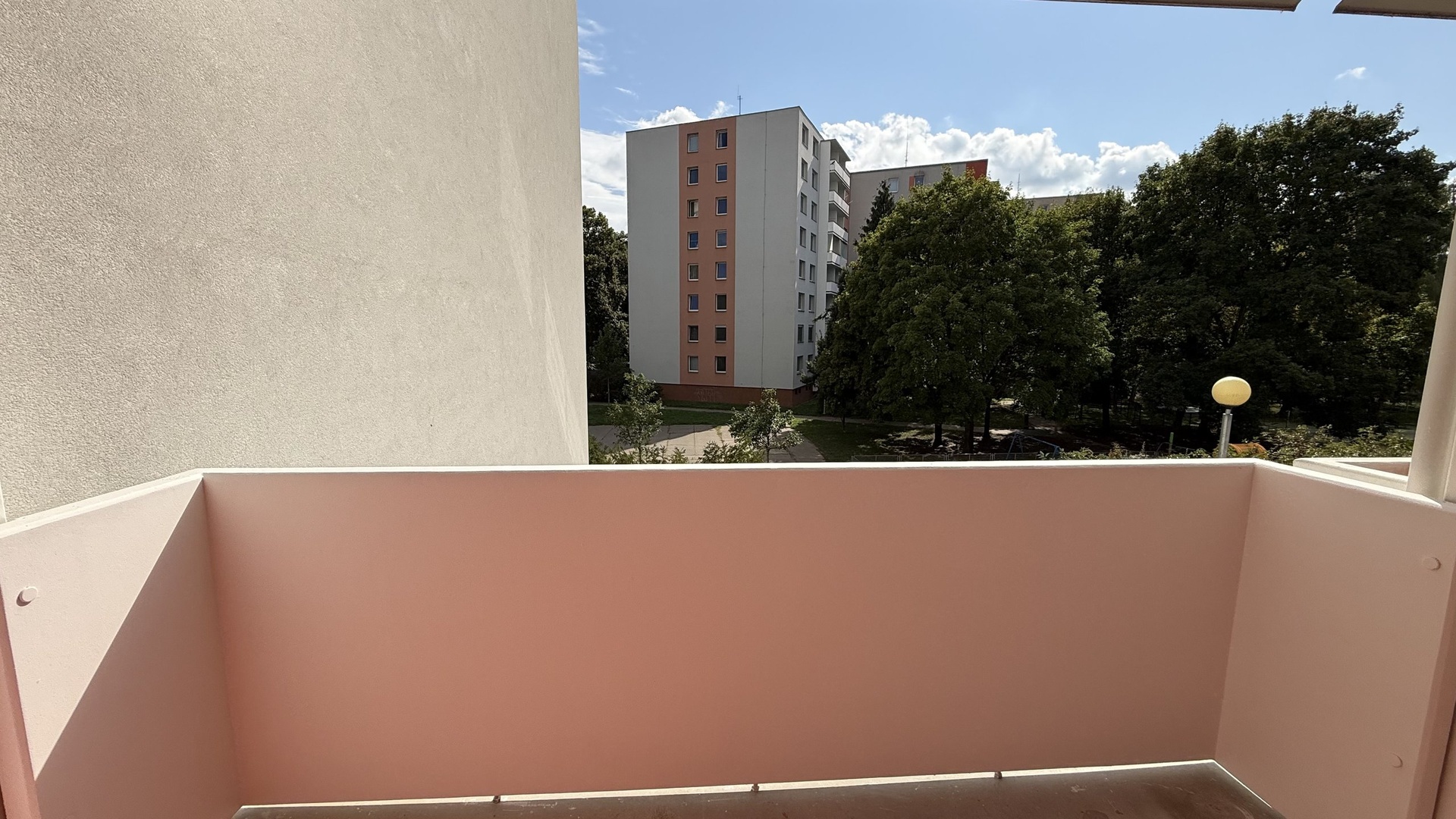 Pronájem zrekonstruovaného bytu 2+1, 56 m2, lodžie, sklep, Kúty, Zlín
