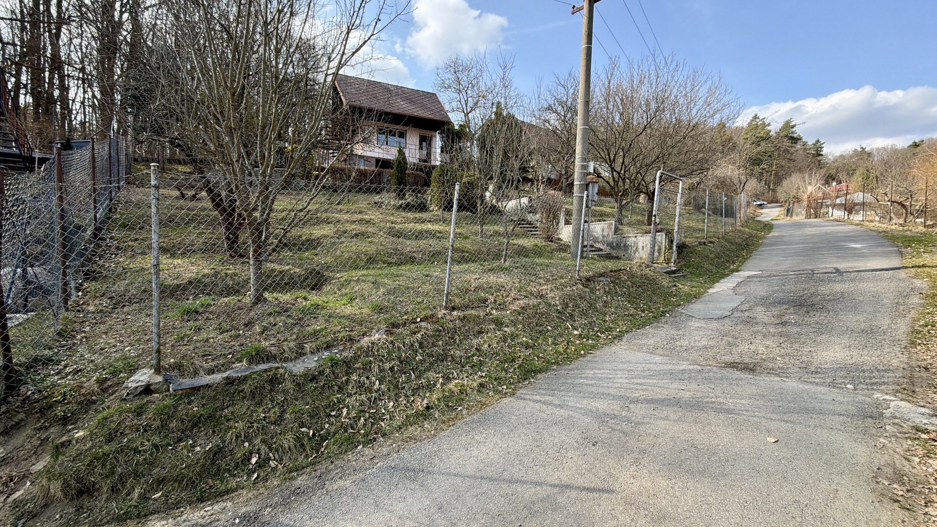 Prodej chaty 3+kk, 57 m², balkon, sklep, pergola, zahrada, Březnice u Zlína