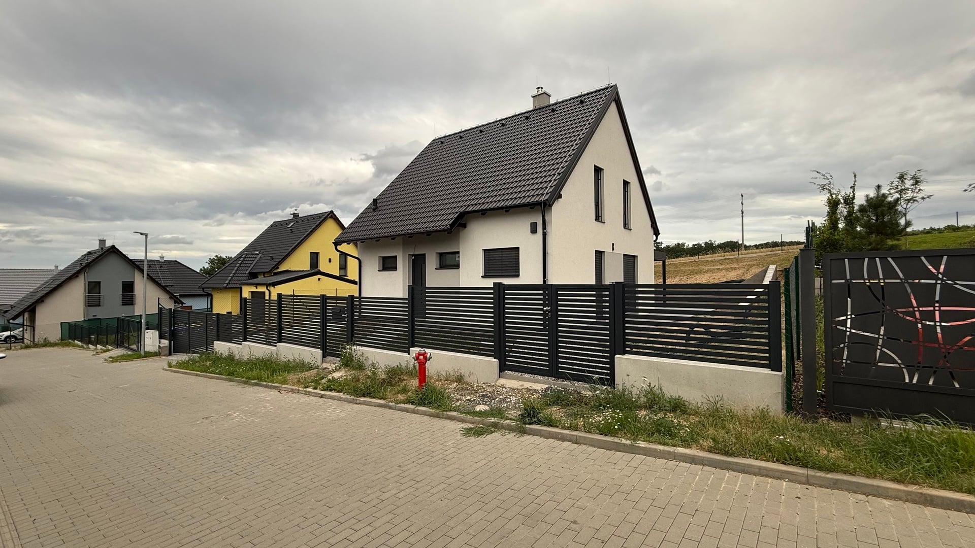 Eichner Prodej novostavby RD 5+kk, 184 m2, zahrada 719 m2, parkování, Panenské Břežany, Praha-východ