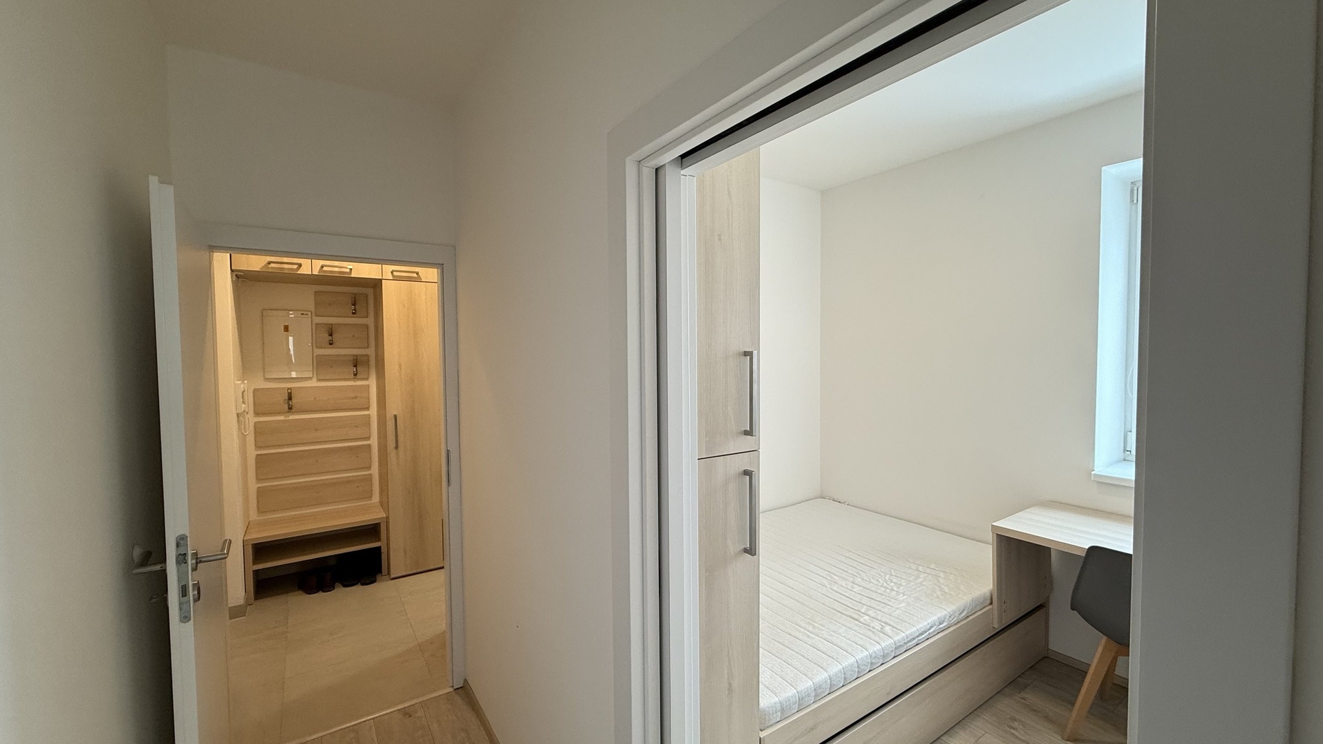 Pronájem bytu 2+kk, 32 m2, sklep, balkón, parkovací místo, Hřebíčkova, Zlín - Malenovice