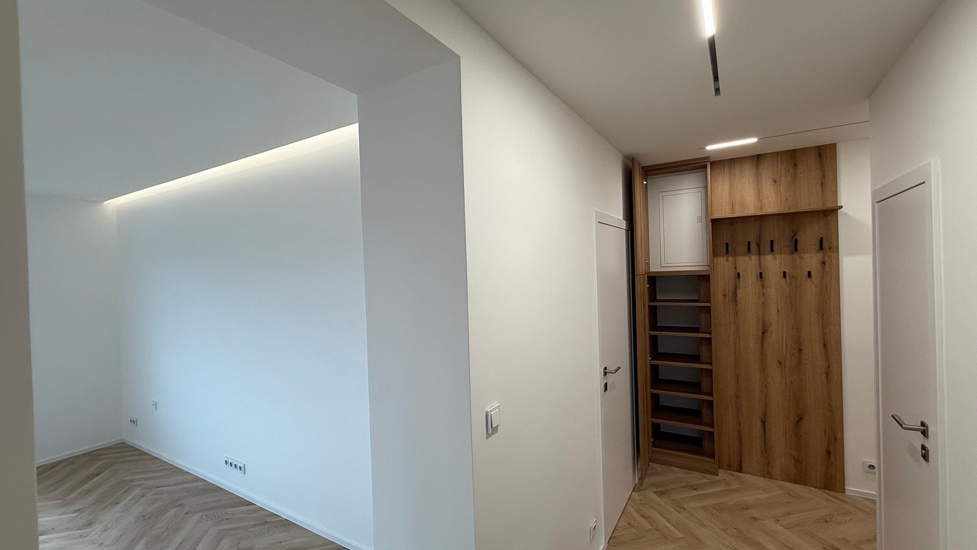 Pronájem nadčasového bytu 2+1, 62 m2, balkón , sklep, parkování, Věžové domy, Zlín