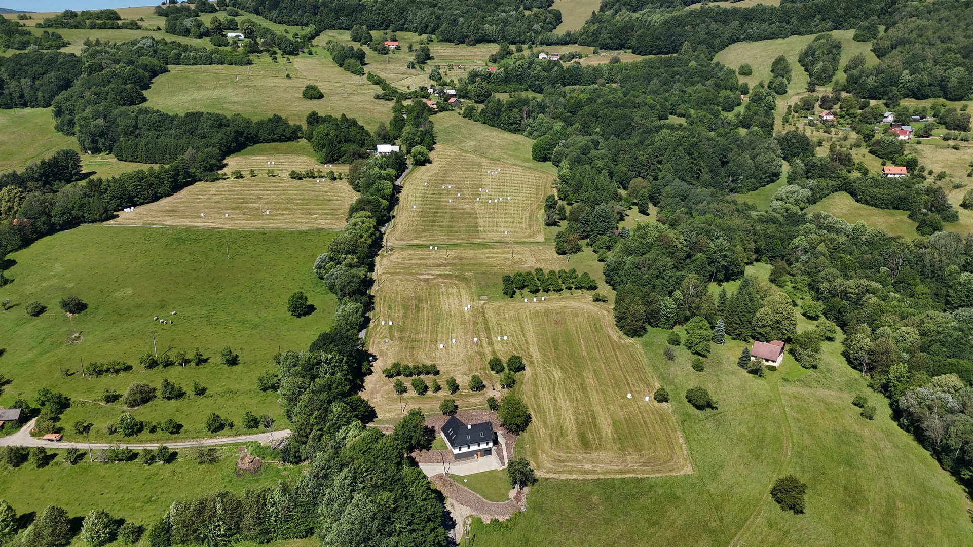 Prodej stavebního pozemku 5 950 m2, pastviny, lokalita Chmelinec, Vyškovec, Bílé Karpaty