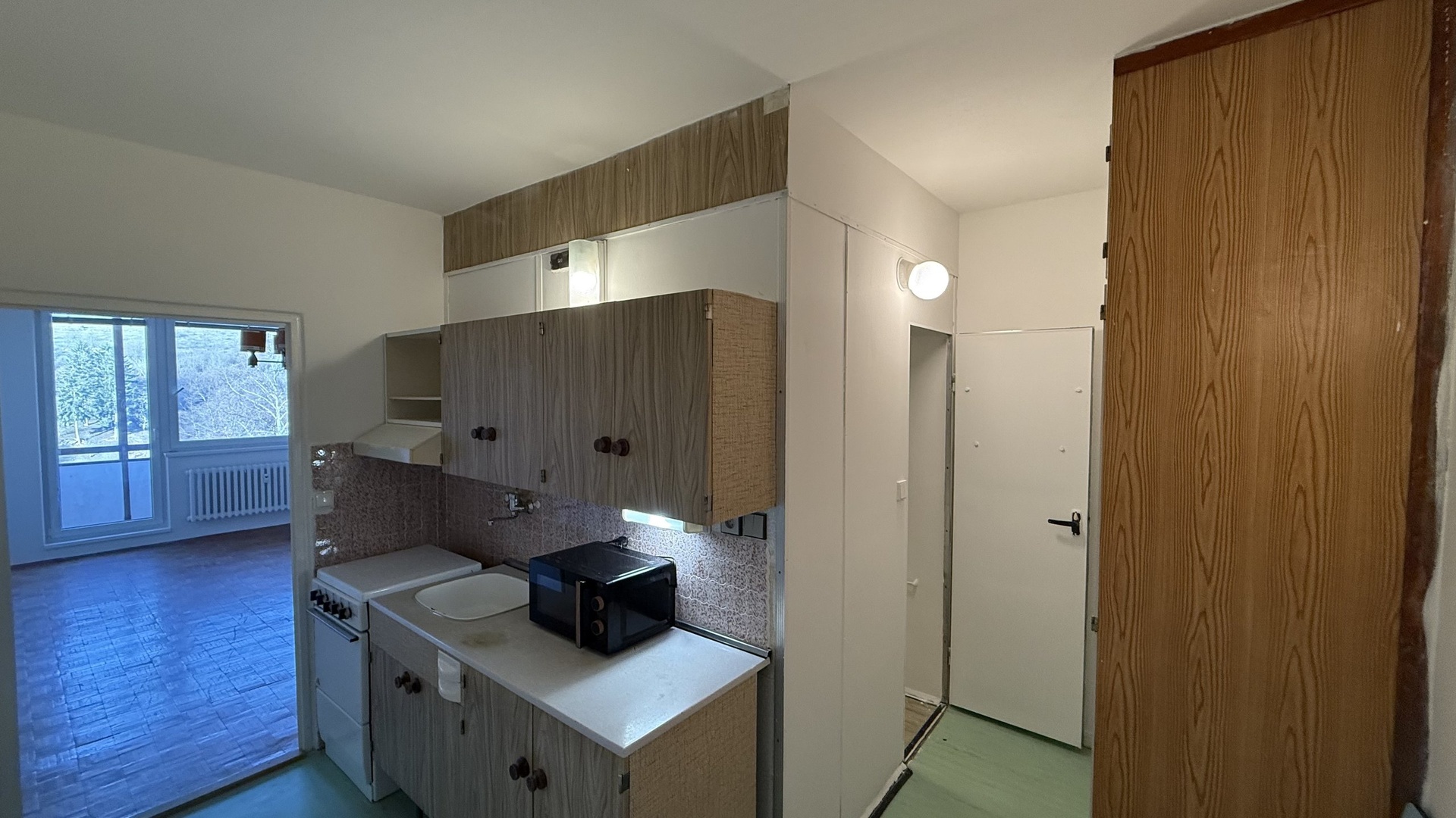 Prodej bytu 1+kk, 32 m2, balkón, sklep, Družstevní, Zlín