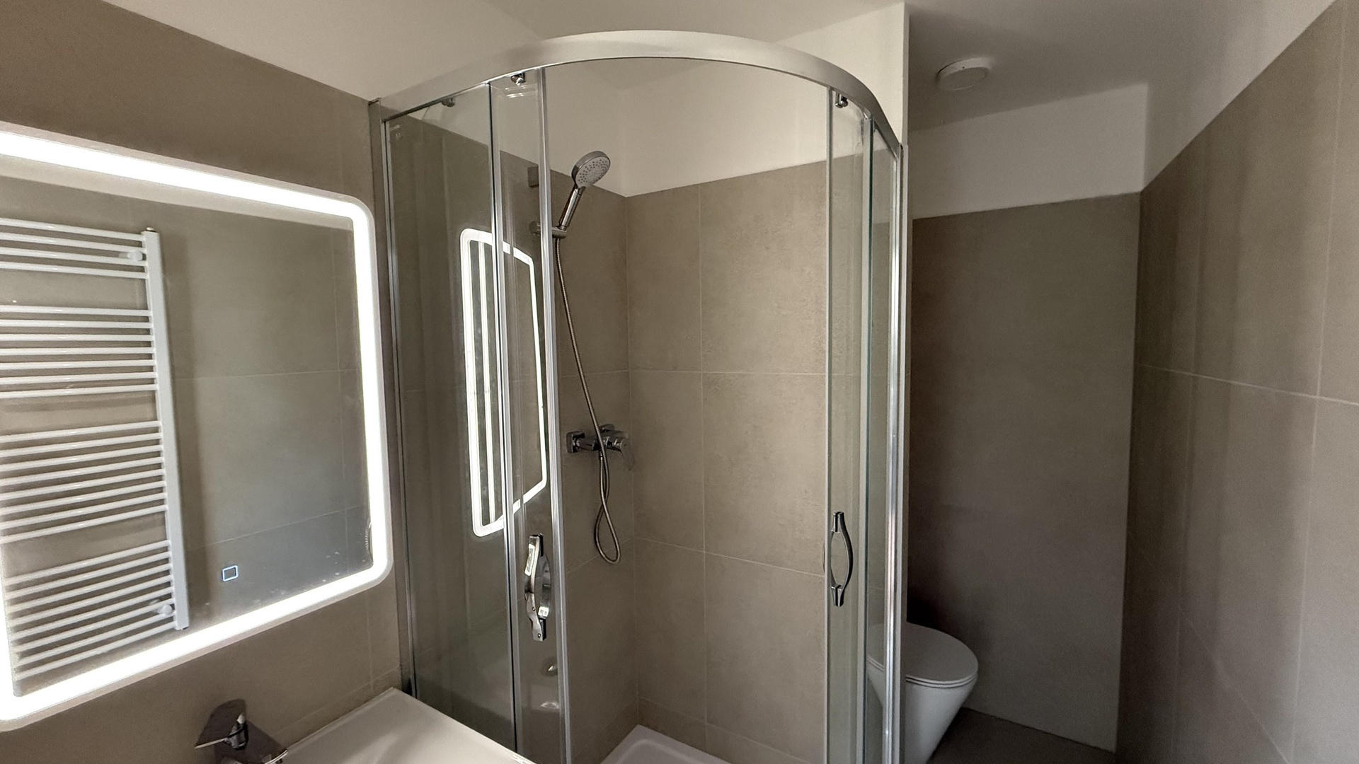 Pronájem zrekonstruovaného bytu 2+1, 56 m2, lodžie, sklep, Kúty, Zlín