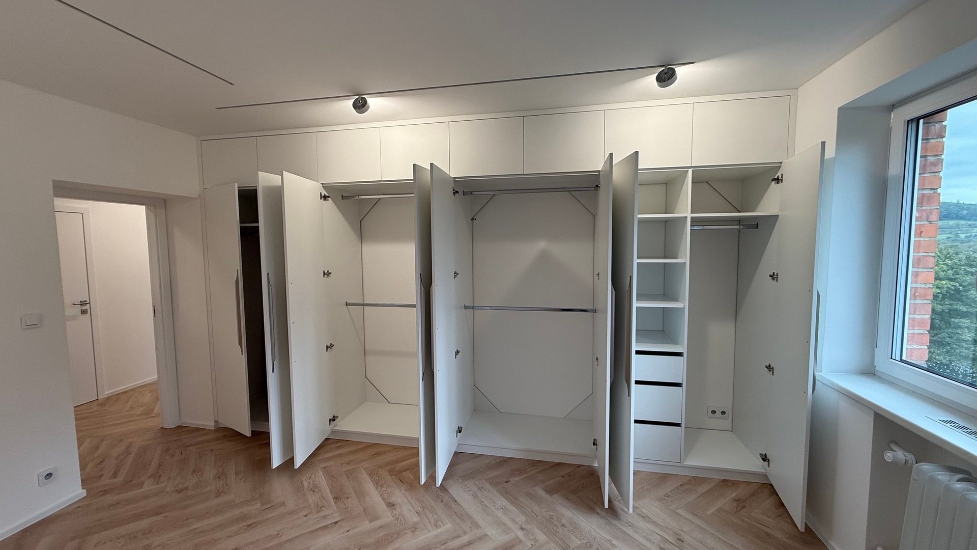 Pronájem nadčasového bytu 2+1, 62 m2, balkón , sklep, parkování, Věžové domy, Zlín