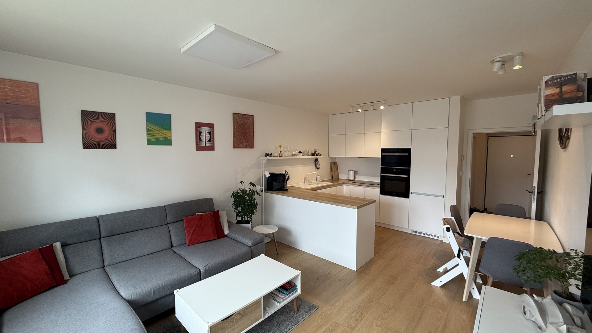 Prodej moderního zděného bytu 2+kk, 53 m2, lodžie, sklep, Zelinova, Zlín