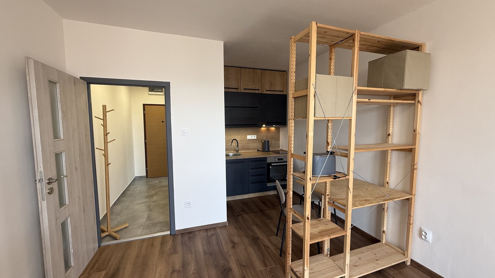 Pronájem bytu 1+kk, 28 m2, lodžie, sklep, parkování, Koryčanské Paseky, Rožnov pod Radhoštěm