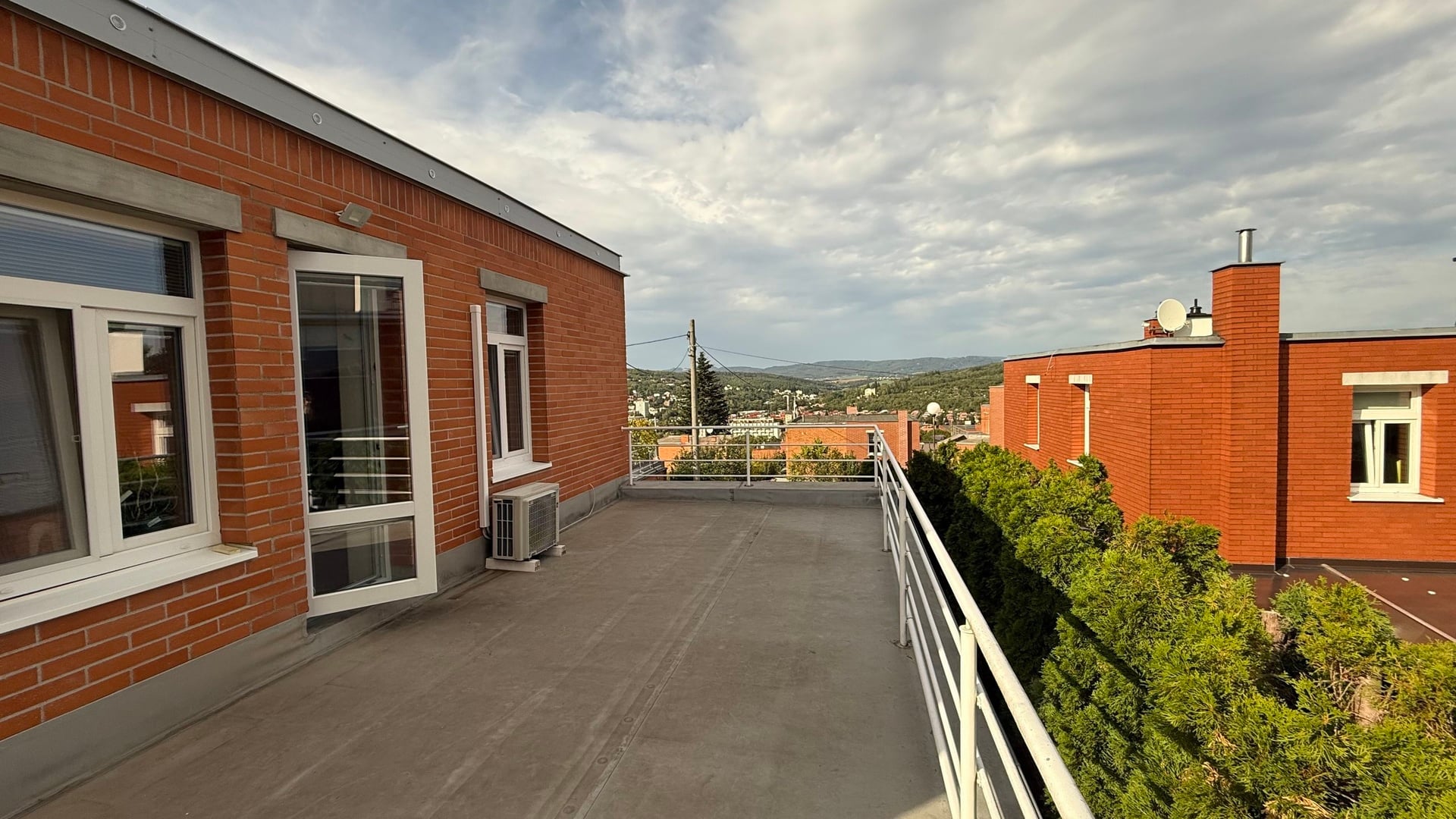 Prodej baťovského domku 4+kk, 109 m2, terasa, přístavba, sklep, parkovací stání, vlastní pozemek, Příkrá, Zlín
