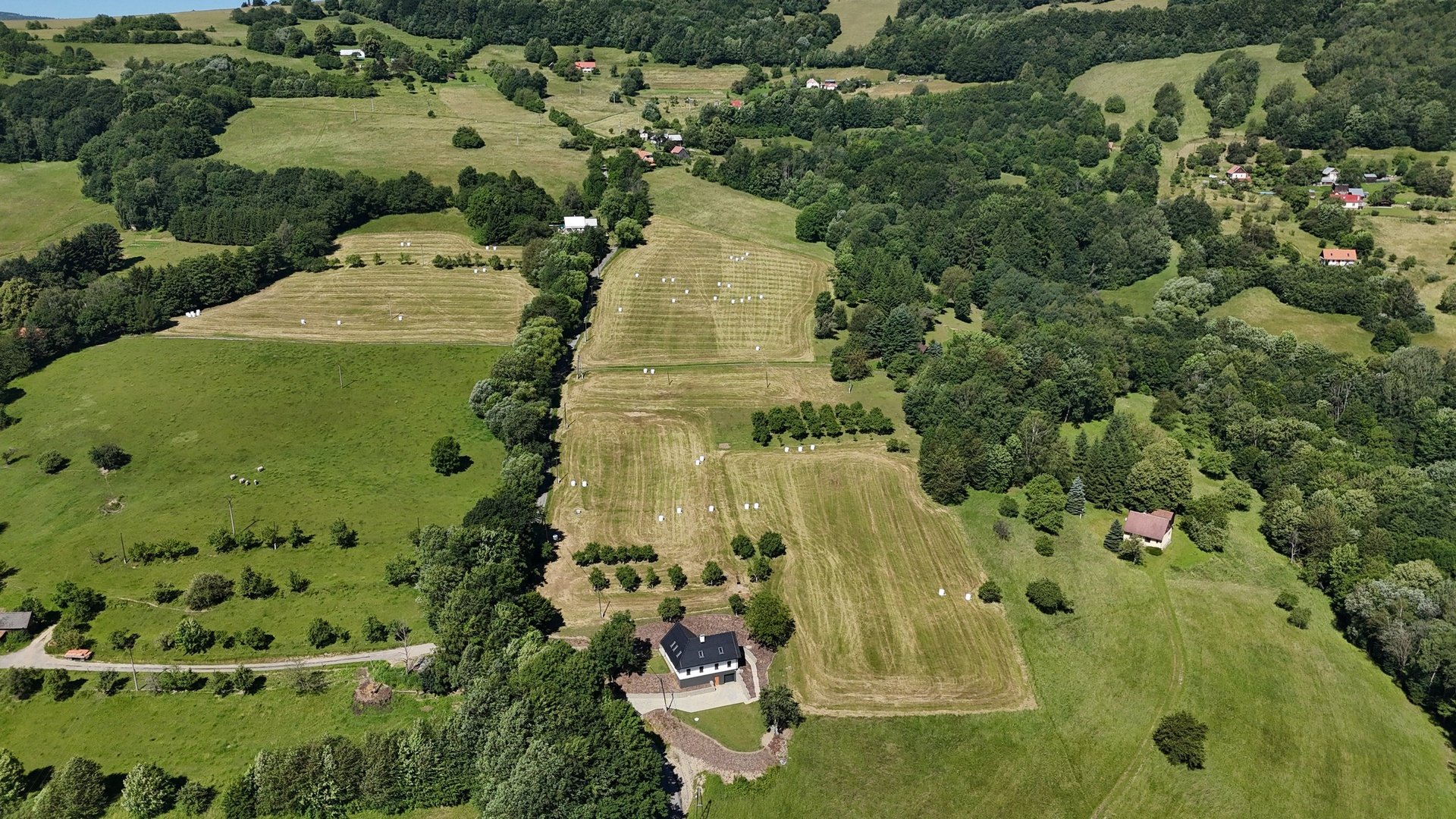 Prodej stavebního pozemku 5 950 m2, pastviny, lokalita Chmelinec, Vyškovec, Bílé Karpaty