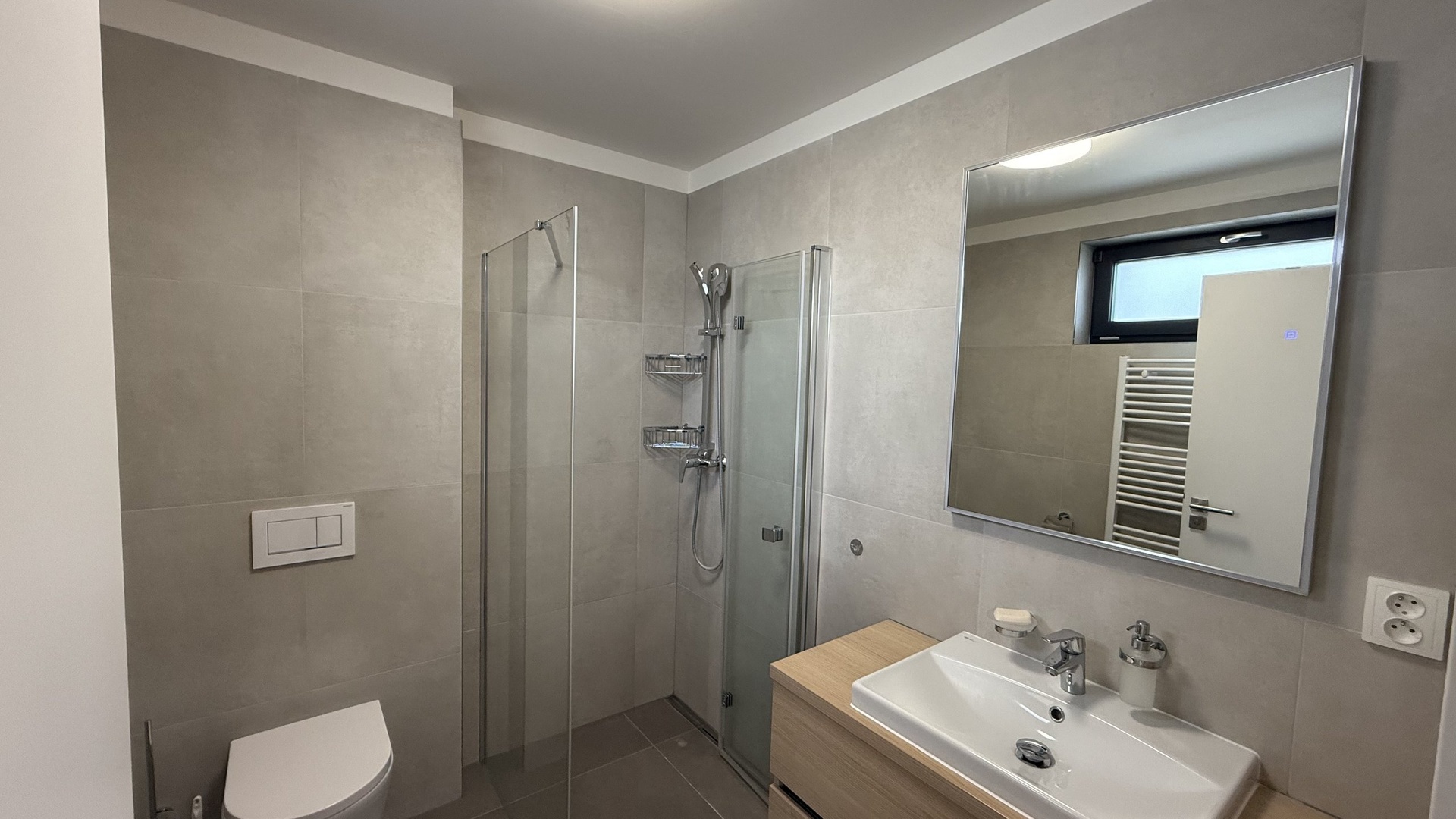 Prodej novostavby RD 5+kk,  184 m2, zahrada 719 m2, parkování, Panenské Břežany, Praha-východ