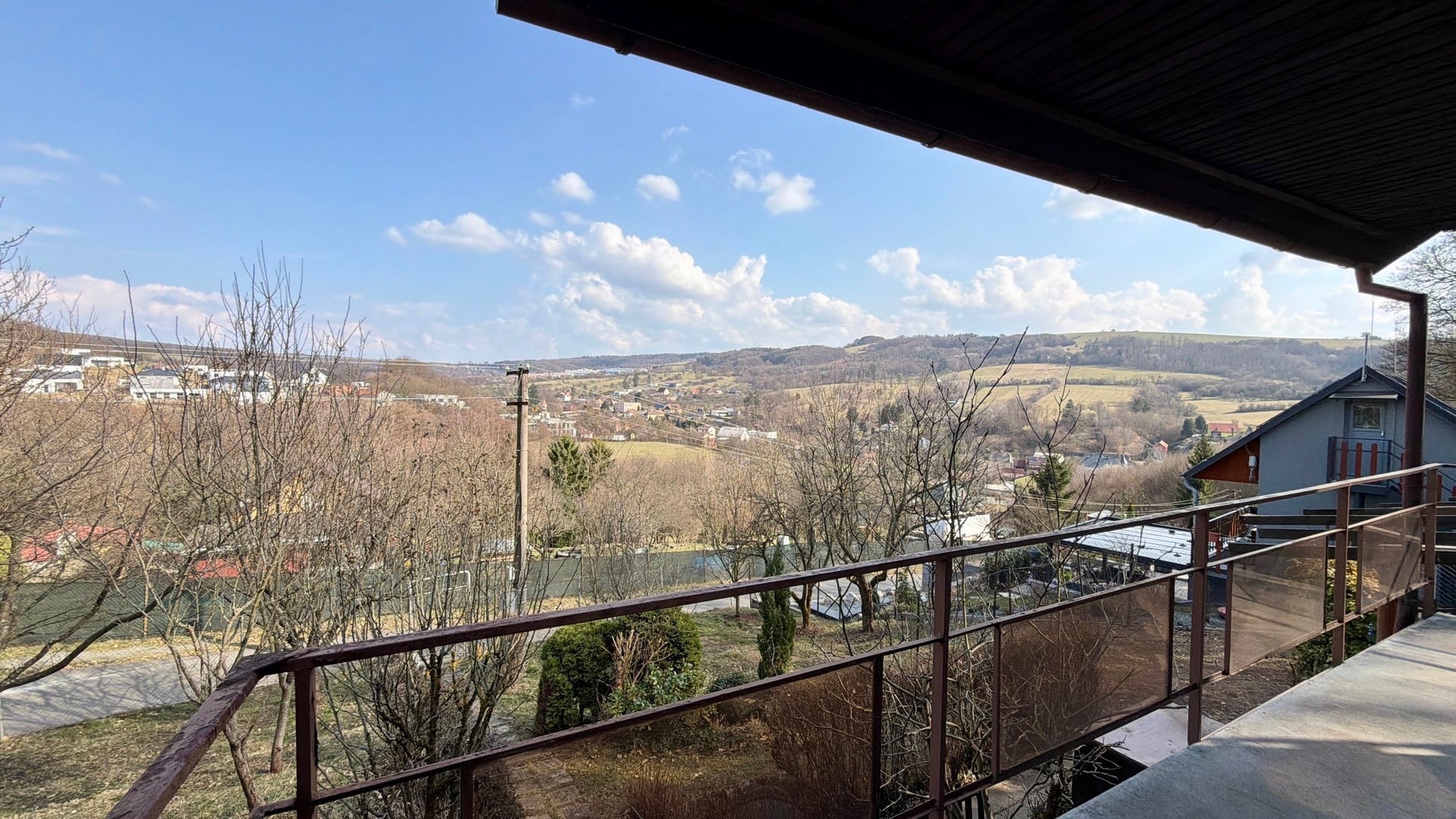 Prodej chaty 3+kk, 57 m², balkon, sklep, pergola, zahrada, Březnice u Zlína