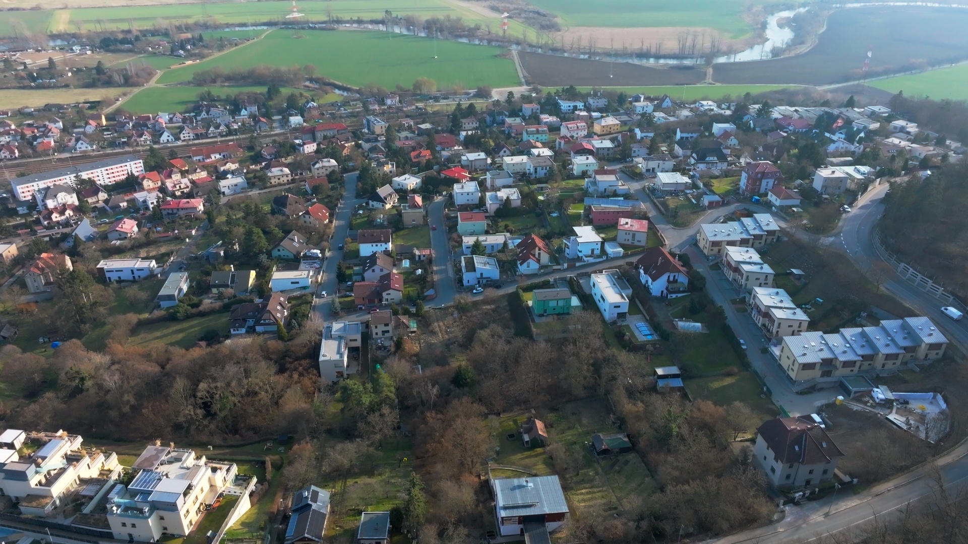 Eichner Prodej stavebních pozemků, 2984 m2 , zasíťováno, obecní asfaltová komunikace, obytná zóna, Radotín, Praha 5