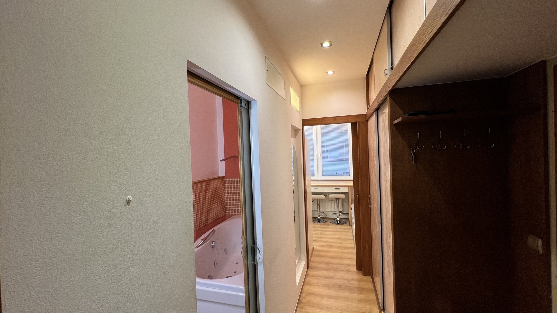 Pronájem bytu 1+1, 32 m2, garážové stání, sklep, Větrná Zlín
