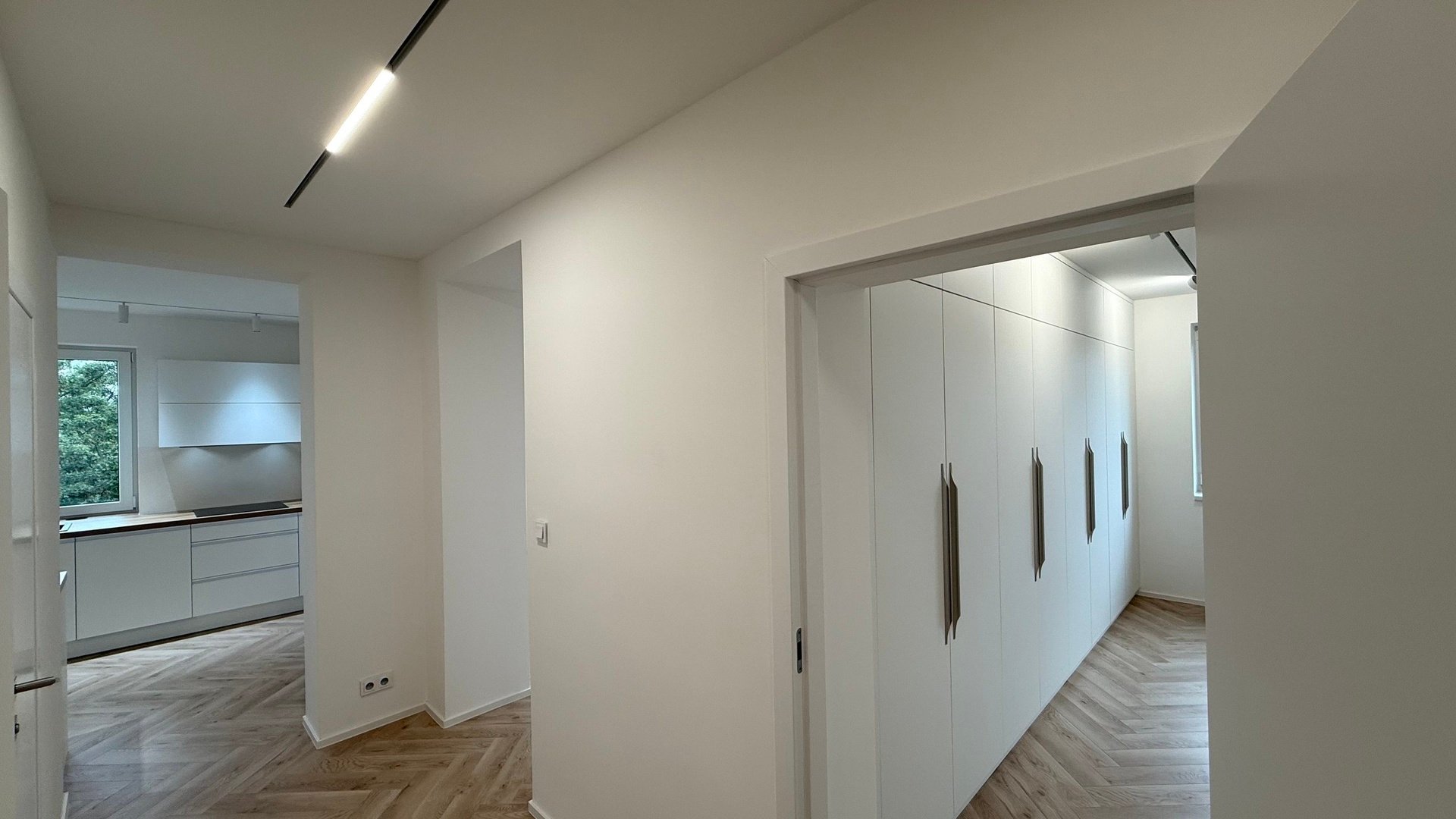 Pronájem nadčasového bytu 2+1, 62 m2, balkón , sklep, parkování, Věžové domy, Zlín