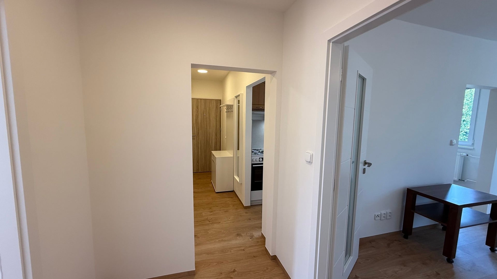 Pronájem zrekonstruovaného bytu 2+1, 56 m2, lodžie, sklep, Kúty, Zlín