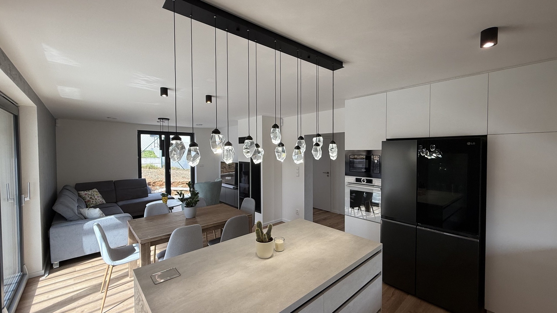 Prodej novostavby RD 5+kk, 184 m2, zahrada 719 m2, parkování, Panenské Břežany, Praha-východ