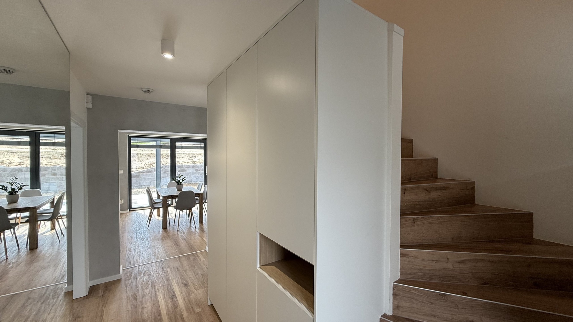 Prodej novostavby RD 5+kk, 184 m2, zahrada 719 m2, parkování, Panenské Břežany, Praha-východ