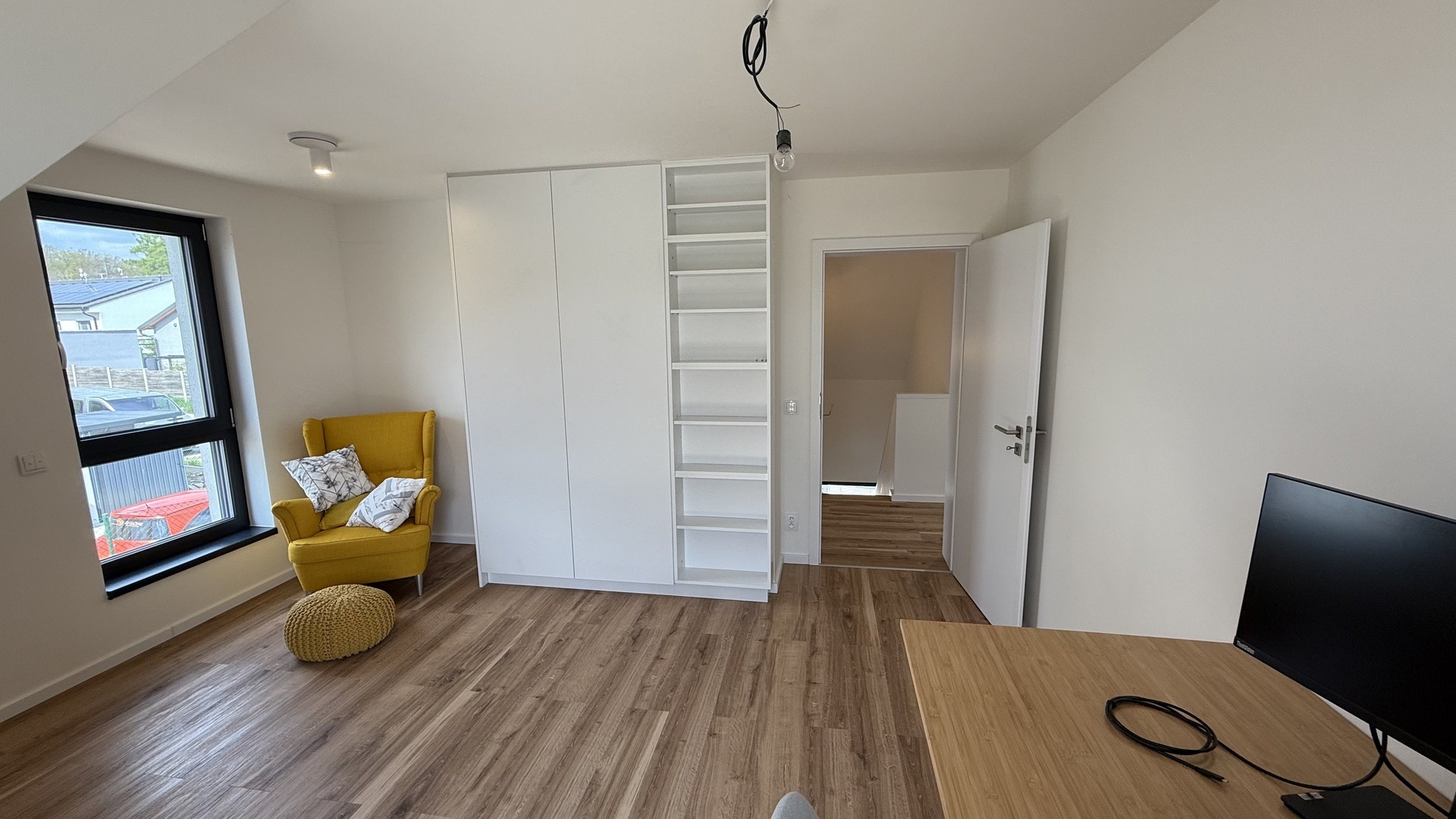 Prodej novostavby RD 5+kk,  184 m2, zahrada 719 m2, parkování, Panenské Břežany, Praha-východ