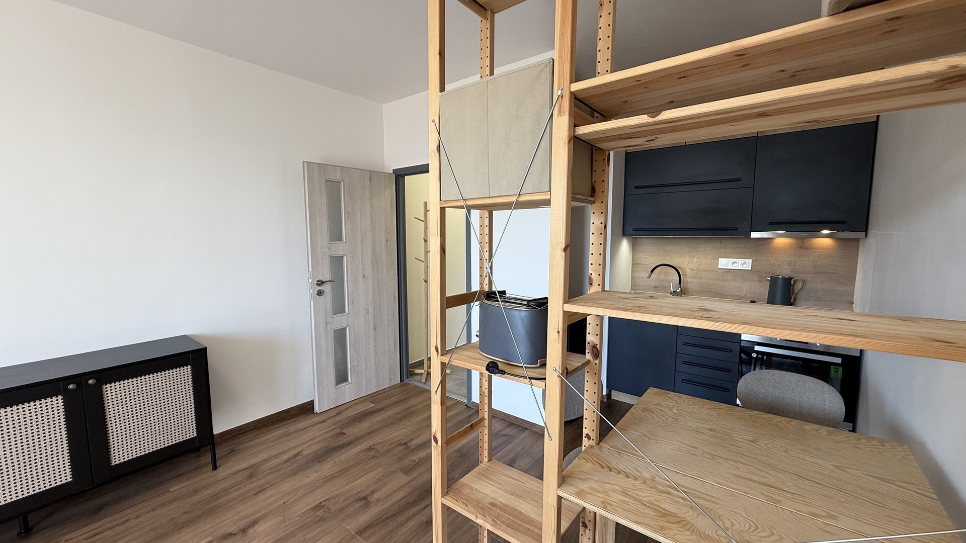 Pronájem bytu 1+kk, 28 m2, lodžie, sklep, parkování, Koryčanské Paseky, Rožnov pod Radhoštěm