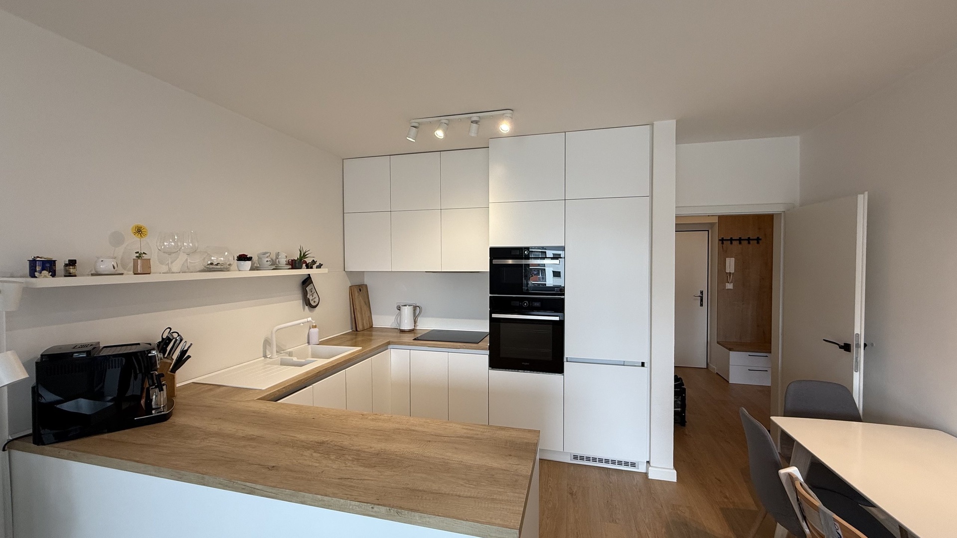 Prodej moderního zděného bytu 2+kk, 53 m2, lodžie, sklep, Zelinova, Zlín
