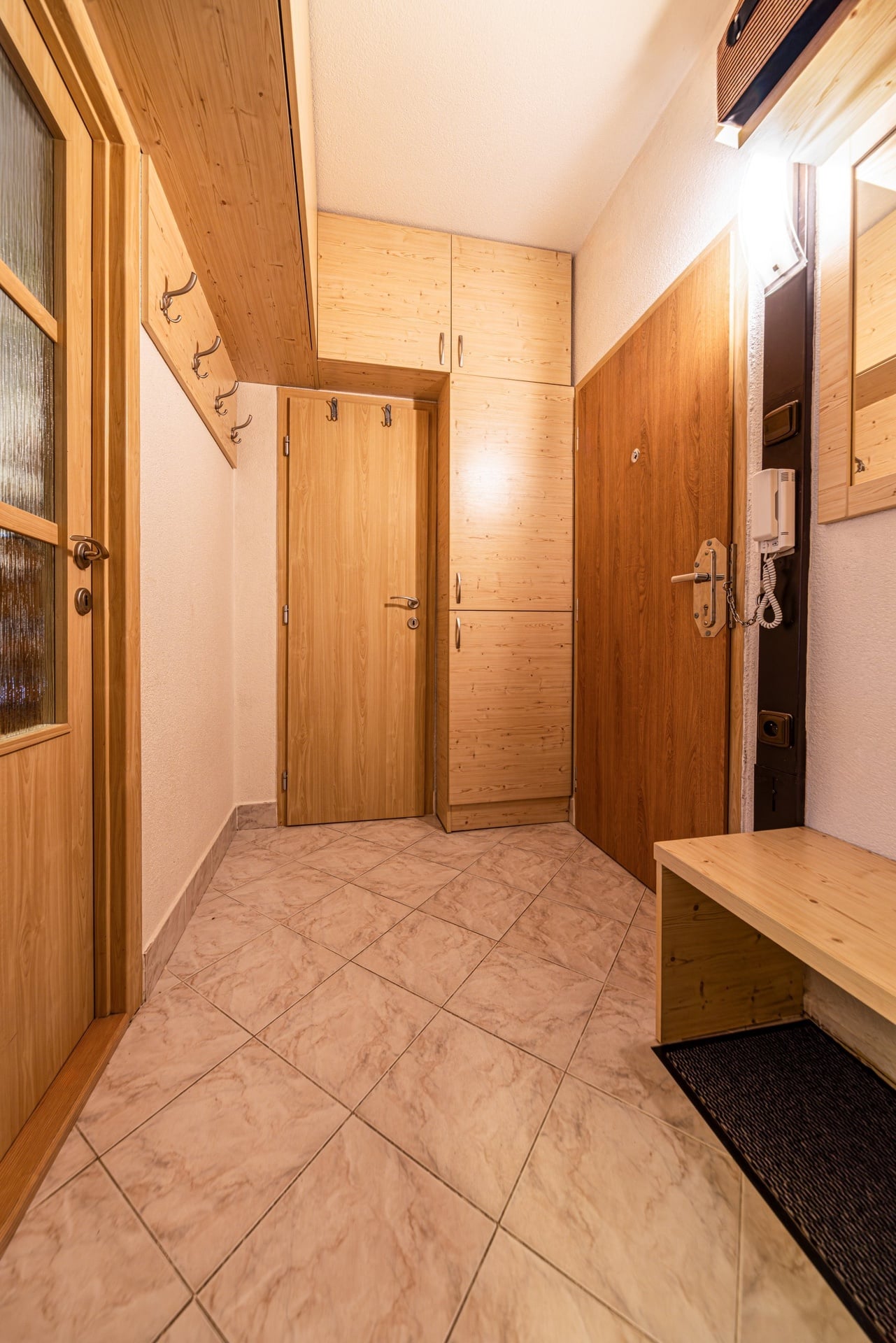 Prodej bytu 3+1, 70m2, 1.NP, lodžie, sklep, Moravská ul., Jižní Svahy, Zlín