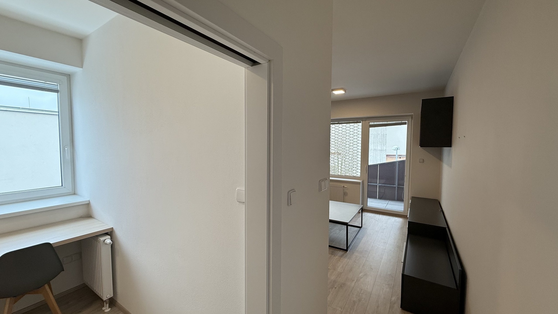 Pronájem bytu 2+kk, 30 m2, sklep, balkón, parkovací místo, Hřebíčkova, Zlín - Malenovice