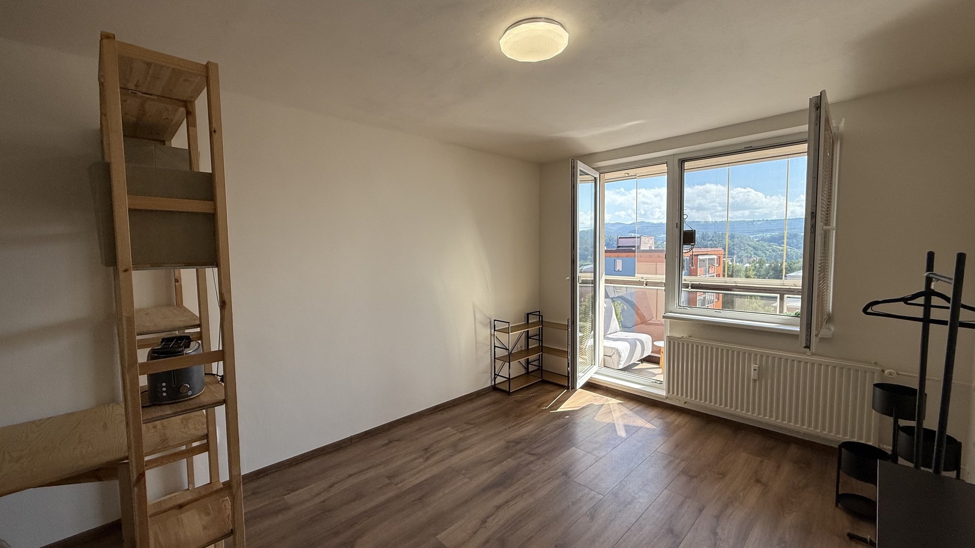 Pronájem bytu 1+kk, 28 m2, lodžie, sklep, parkování, Koryčanské Paseky, Rožnov pod Radhoštěm